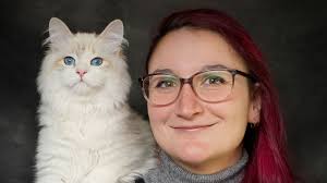 Mit Kater und Pferd: Sulzbacherin Sonja Haas sorgt bei ihren Ausritten für  Staunen