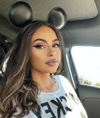 Alexandra Bowers's Instagram, Twitter & Facebook