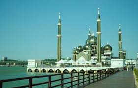 Sehenswürdigkeiten in kuala terengganu in malaysia, reisebericht kuala terengganu, tasik kenyir, lake kenyir, kuala terengganu highlights #malaysia #kualaterengganu #asien #urlaubinasien. Crystal Mosque Kuala Terengganu Kuala Terengganu Malaysia Gokayu Your Travel Guide