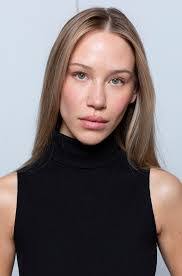 Faith Meek's Instagram, Twitter & Facebook