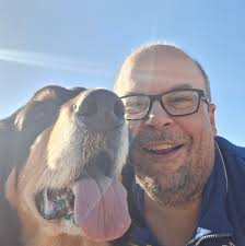 So how do I provide food and tools for my villagers do I leave them in the  resource hut...stupid question but still new to this and still  learning...thanks