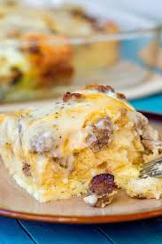 Biscuits And Gravy Casserole With Eggs Biscuits And Gravy Egg Casserole This Delicious Version Of Biscuits Grav In 2020 With Images Easy Breakfast Casserole Sausage Breakfast Recipes Easy Breakfast Recipes Casserole
