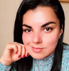 En su visita hoy a San Carlos: Laura Fernández le colocó el pin del jaguar  al alcalde Juan Diego González, quien se le unió tras renunciar al PLN. "Se  nos une a