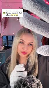 Replying to @⋆ ✦ ✧ ✦ ⋆ Does it sound like snow ? 🌨️❄️ #asmrgloves  #asmrsnow #asmrpersonalattention #asmr