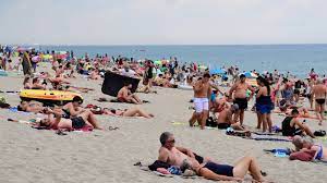 Bare Breasts on French Beaches? You Can, Despite Police Warnings - The New  York Times