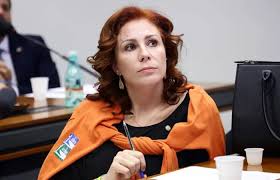 Carla zambelli (politician) was born on the 3rd of july, 1980. Bolsonarista Carla Zambelli Se Une A Esquerda De Freixo Por Maconha Medicinal Politica Diario De Pernambuco
