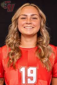 Kelly Weaver's Instagram, Twitter & Facebook