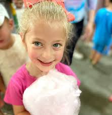 Friday April 21, 2023 Miami Candle Through the ראש חדש אייר 'א Lighting  Classroom Door ג“ תשפ 7:28 PM Page 4