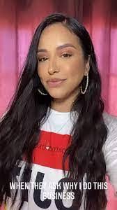 Elizabeth Tinder's Instagram, Twitter & Facebook