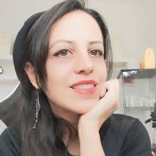 בשבוע שעבר חגגתי יום הולדת 81 והיה לי שבוע מושלם. הקלטתי 2 שירים באולפן  ויצא די יפה. ביום ההולדת עצמו הלכנו עם הבנות והנכדים לקריוקי. שרנו  והשתוללנו וזה היה היום הולדת הכי