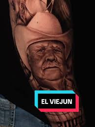 Dia 1/2 Hay va quedando este proyecto del viejon 🫡👌🏻🇲🇽🇺🇸🔥 right now  in #VERNAL #UTAH #PORTRAIT #oldman #portraittattoo #mexican #mexicantattoo