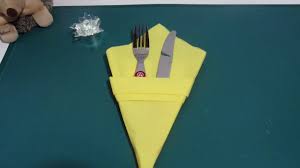 Pliage pochette couvert serviette vert anis soft. Diy Pliage Serviettes Porte Couvert 1 Youtube