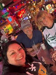 Look who we found at Kennedys Irish Pub! 🤯 Going live in just a bit! Let's  go!!!