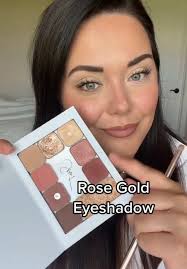 Rose gold eyeshadow look #onthisday #eyeshadowtutorial #easyeyeshadow  #greenbaymakeupartist #glowymakeup