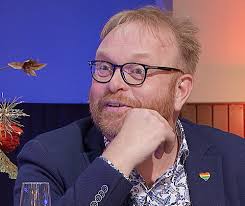 Schouten zou volgens de leiding te loslippig. Frits Huffnagel Datet Met Jonge Knul In First Dates