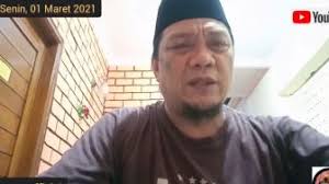 twitter yahya waloni dalam saluran youtube hadits tv, memastikan, sejak pandemi melanda indonesia, dia selalu menolak pakai masker. Kumpulan Berita Ustadz Yahya Waloni Tolak Pakai Masker Meski Mati Kini Ustadz Yahya Waloni Jatuh Sakit Hidung Pakai Oksigen