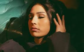 Annika Rose releases an introspective pop tune, entitled, “Naïve”