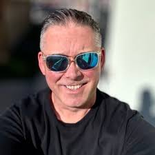 Chris Doucher 🇨🇦 (@cduker)