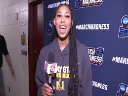 @TheAdamBWells's video Tweet