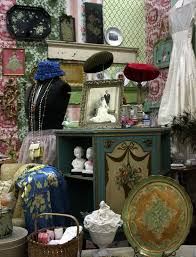 Img 9928 Mitzi S Miscellany Retail Display Antique Collection Vintage Quilts