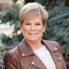 Wendy Rowley's Instagram, Twitter & Facebook