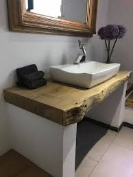 Waschtischplatte Aus Massivem Eichenholz Mit Baumkante Www Massivholz Gatterdam De Badezimmer Unterschrank Holz Waschtisch Holz Badezimmer Waschtischplatte