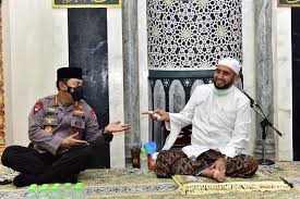 Kuatkan niat karena allah niscaya allah yang akan menolong mu untuk membahagiakan istri mu. Silahturahmi Ke Habib Syech Kapolri Bicara Soal Penanganan Covid 19 Dan Program Vaksinasi Nasional Polripresisi Com Polri Presisi