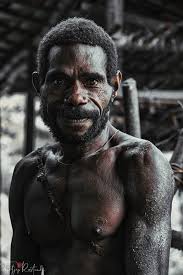 Three of pace Markus best friend named Usia