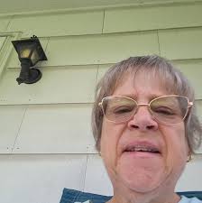 Cheers! 🥂 Happy (early) Birthday to my dear friend Heather Abraham! Thank  you for sharing your bright light with all of us. ❤️ And for giving us an  excuse to have 41