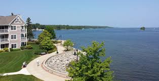 Door County Resort Door County Suites Lodging In Sturgeon Bay Door County Hotel Door County Hotels Door County Wisconsin Summer Door County Lodging