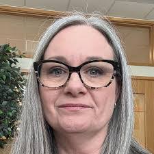 Kerry Burnham's Instagram, Twitter & Facebook