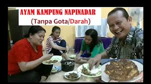 Rebus kembali bekas air rebusan ayam dan tambah dengan tulang ayam, tambahkan air bersih hingga mencapai sekitar 2 liter. Ayam Kampung Napinadar Tanpa Gota Darah Ala Boru Gultom Nikmat Bikin Ngiler Youtube