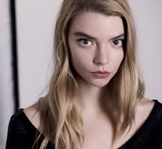 Родилась 16 апреля 1996 года в майами, флорида, (сша). Anya Taylor Joy United Agents