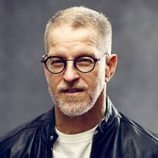 Dan DeVoe (@dandevoe)