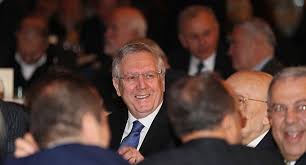 Aziz yıldırım, fenerbahçe başkanlığını yaptığı 18 yıllık tarihinde 6 kez lig şampiyonluğu, 7 kez lig ikinciliği elde etmiştir. Aziz Yildirim Fenerbahce Ye Psv Eindhoven Modelini Getiriyor