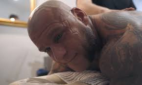 W 2008 roku rozpoczął swoją profesjonalną karierę. Rpkle6hdbzpodm