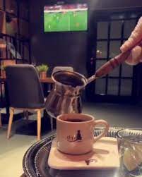 القهوة من المشروبات المنتشر شربها بكثرة حاليا، فهناك أشخاص لا يستطيعون بدء يومهم بدون شرب كوب منها، وكذلك هناك العديد من الطرق لإعداد هذا المشروب الساخن، ولكل شخص قهوته المفضلة، فما هو أصل هذا المشروب الساخن، وكيف تم. ÙÙ†Ø¬Ø§Ù† Ù‚Ù‡ÙˆØ© ÙˆØ³ÙŠØ¬Ø§Ø±Ø© Posts Facebook