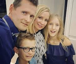 Vanna Ward's Instagram, Twitter & Facebook