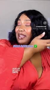 Kendra Lyons's Instagram, Twitter & Facebook