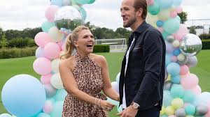 However, the days of spurs selling their star assets are harry kane also led his team to a 4th place finish, oleg salenko russian tram crashed out of group stages. Drittes Kind Unterwegs Harry Kane Verrat Babygeschlecht Promiflash De