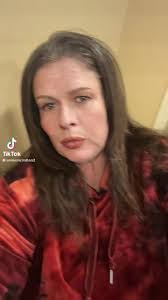 Annie Mcnally's Instagram, Twitter & Facebook