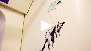 Dort steht nämlich ein ziemlich geschrottetes. Banksy Insta Rat Ratten Mit Corona Masken Video Des Streetartkunstlers In London Beim Graffiti Sprayen Sudwest Presse Online