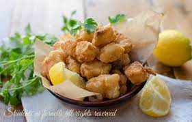 Gli ingredienti per 4 persone sono: Bocconcini Di Pollo In Pastella Fritti O Al Forno Ricetta