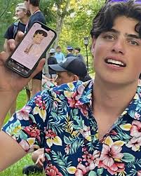 Aaron Guevara (@guevara._.aaron) • Instagram photos and videos