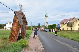 Ostrzeżenia dotyczące ulew, bardzo silnego wiatru, gradu, a nawet trąb powietrznych dotyczą 13 województw, w tym mazowsza. Traba Powietrzna Spustoszyla Jodlowke Walki Zrywala Dachy I Lamala Drzewa Zdjecia Gazeta Krakowska