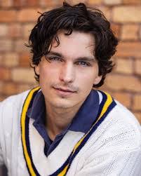 Max Farr's Instagram, Twitter & Facebook