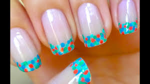 Hoje a várias formas de você fazer sua francesinha mas ao invés de deixar o filete branco tradicional, coloque um colorido e arrojado. Unhas Francesinha Colorida Nail Art Youtube