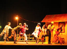 Contoh cerita singkat tentang drama teater 6 orang yang mampu membuat perasaan anda tertawa. 10 Contoh Teks Drama Singkat Dalam Berbagai Tema Lengkap