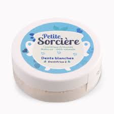 Cett' fille est ?trang?re c'est une boh?mienne une sorci?re c'est une chienne une chatte de goutti?res un animal qui tra?ne pieds nus sur les pav?s c'est un p?ch? Dentifrice Dents Blanches Petite Sorciere