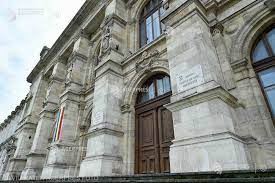 A) judecă cauzele şi cererile date prin lege în competenţa lor; Prahova PrimÄria Gornet RenunÅ£Ä La Recursul Impotriva Deciziei Cab Localnicii Vor Face AcÅ£iuni Personale In InstanÅ£Ä Agerpres ActualizeazÄ Lumea